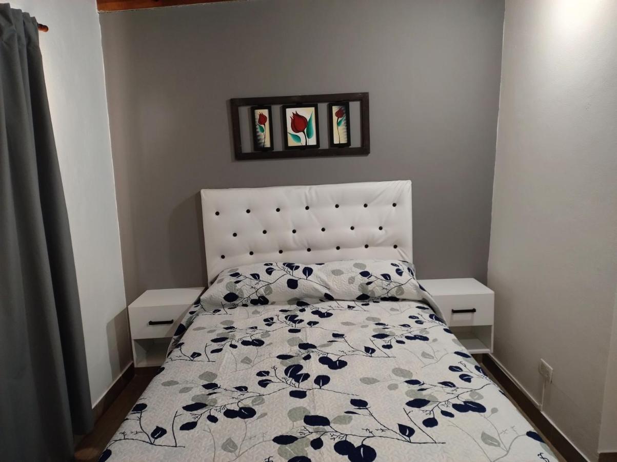 Casa Ana, Departamento Amplio A 20 ' Aeropuerto Apartment Luis Guillon ภายนอก รูปภาพ